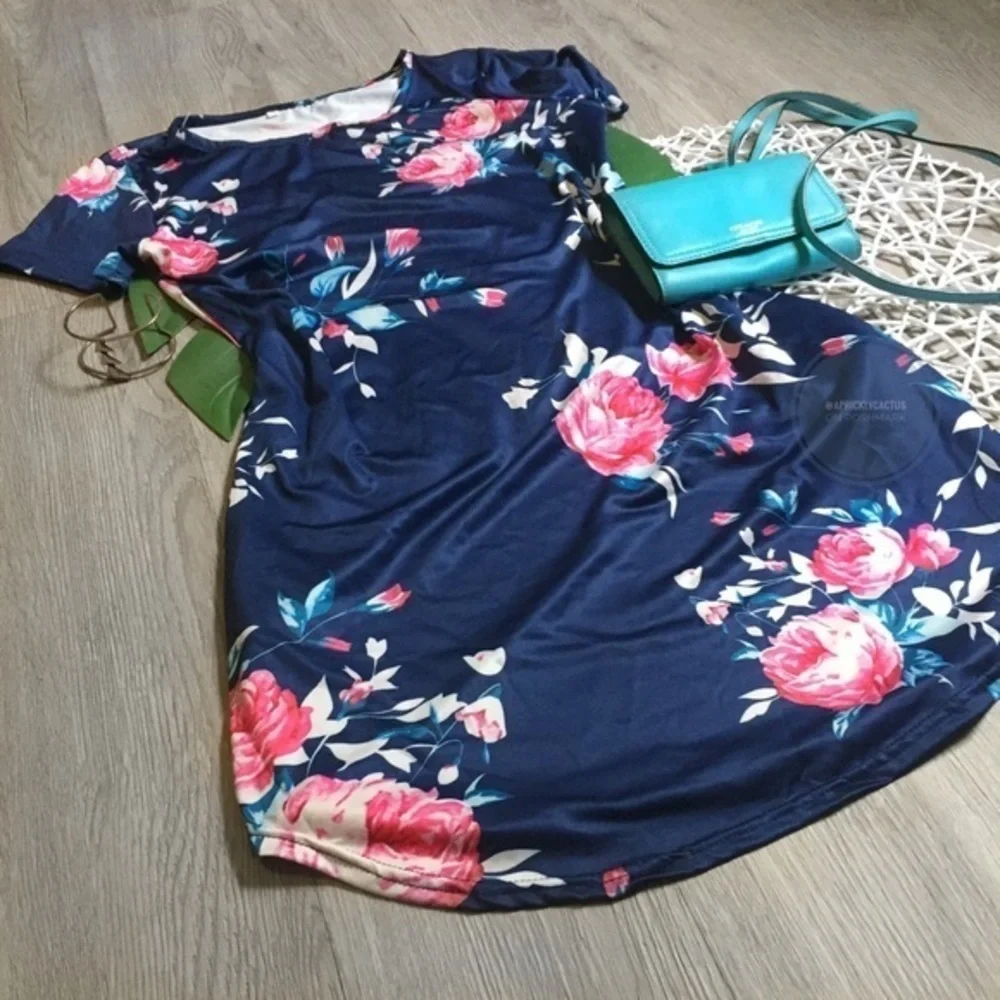 NWOT Blue Floral Short Sleeve Shift Dress Pockets